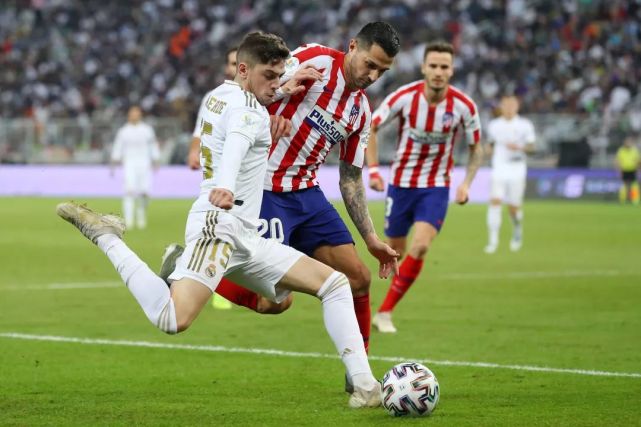 爱游戏官方入口-英格兰险胜皇马，卡拉斯科统治全场