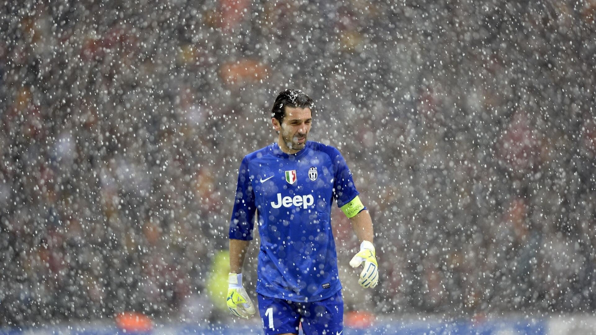 爱游戏官网-姆巴佩接管欧冠半决赛，阿根廷翻盘勒沃库森，足球的逆转美学