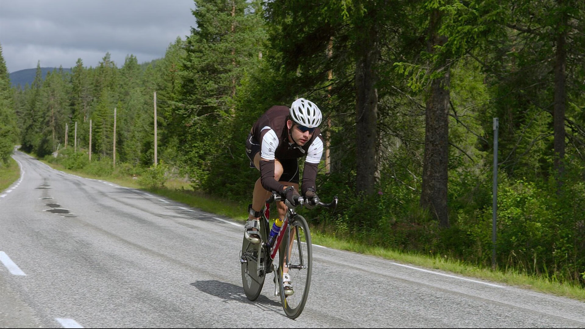 米切尔用实力证明自己，活塞淘汰赛过关森林狼