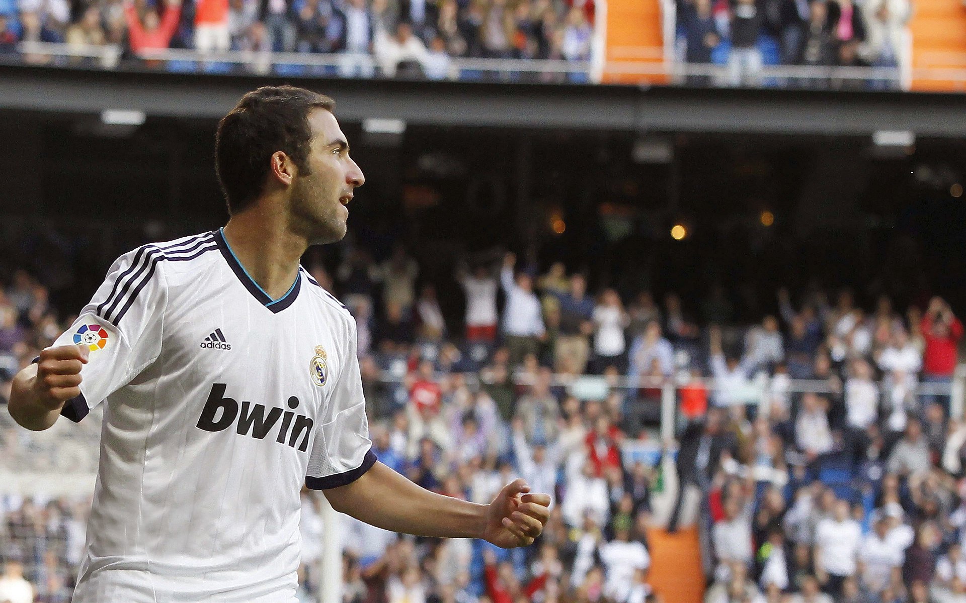 利拉德轰下45+12刷新纪录，森林狼末节逆转老鹰，爱德华兹关键封盖定乾坤